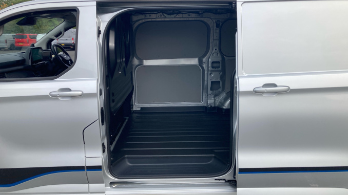 Ford Transit Custom 320 L1 Diesel Awd 2.0 EcoBlue 170ps H1 Van Sport Auto - Image 5